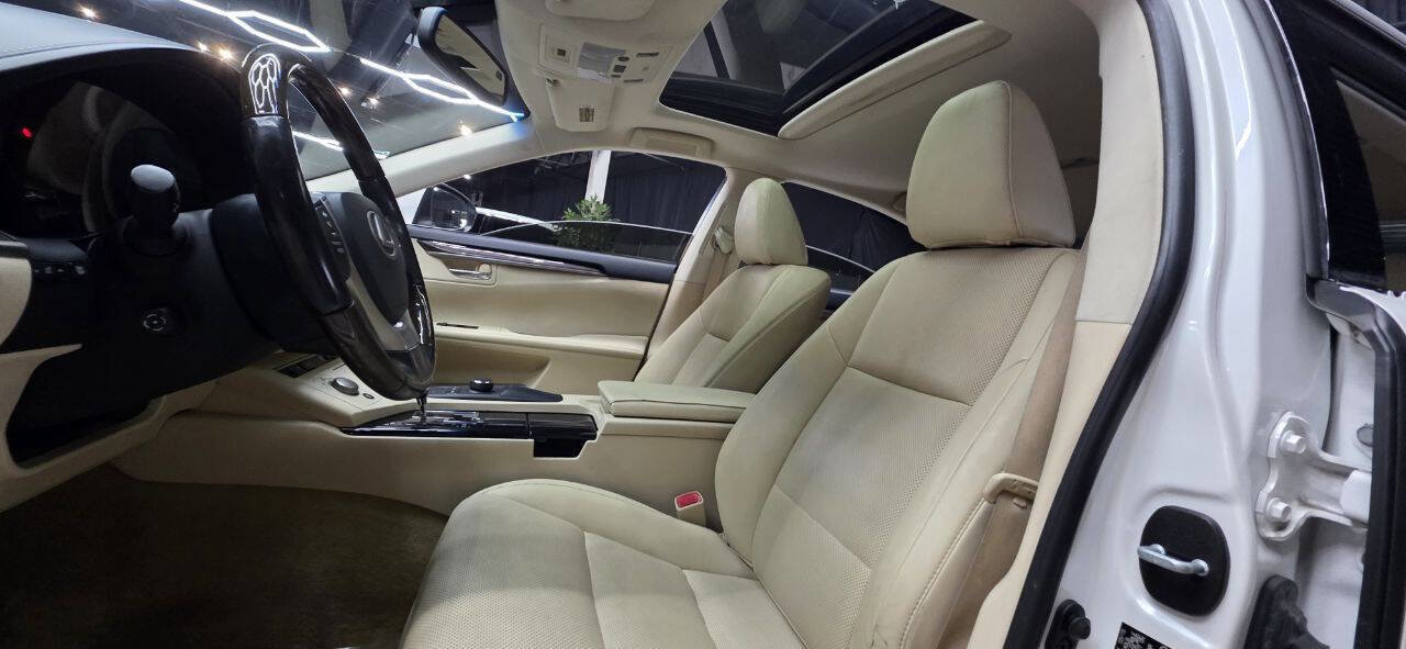 Used 2015 Lexus ES 350 w/ Premium Package image 26