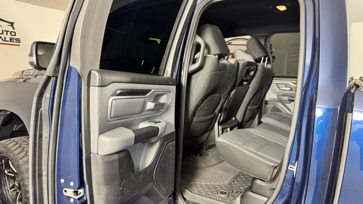 Used 2022 RAM 1500 Big Horn AWD/4WD image 24