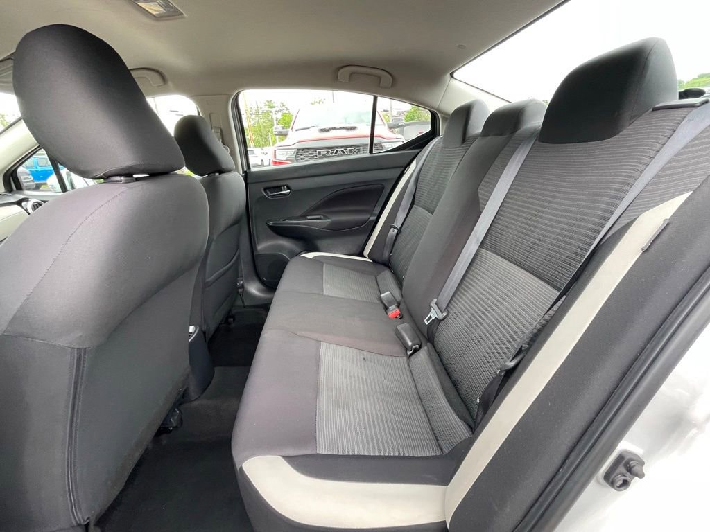 Used 2021 Nissan Versa SV FWD image 17