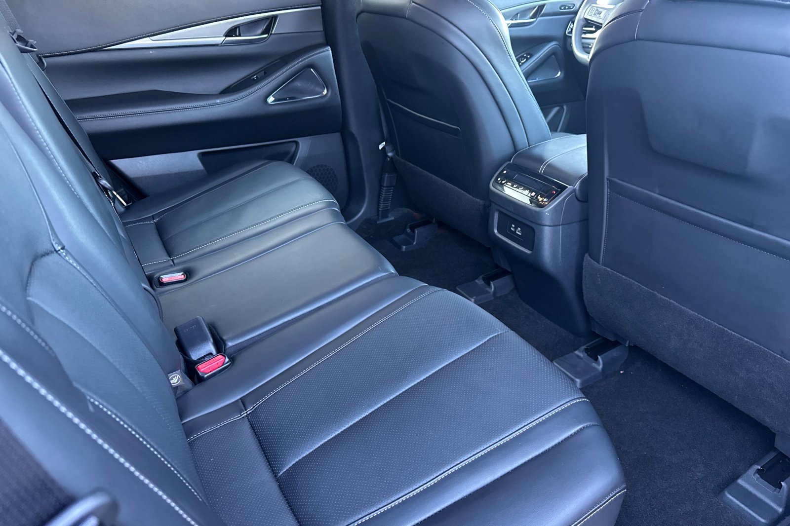 Certified 2025 INFINITI QX60 Luxe w/ Black Edition image 20