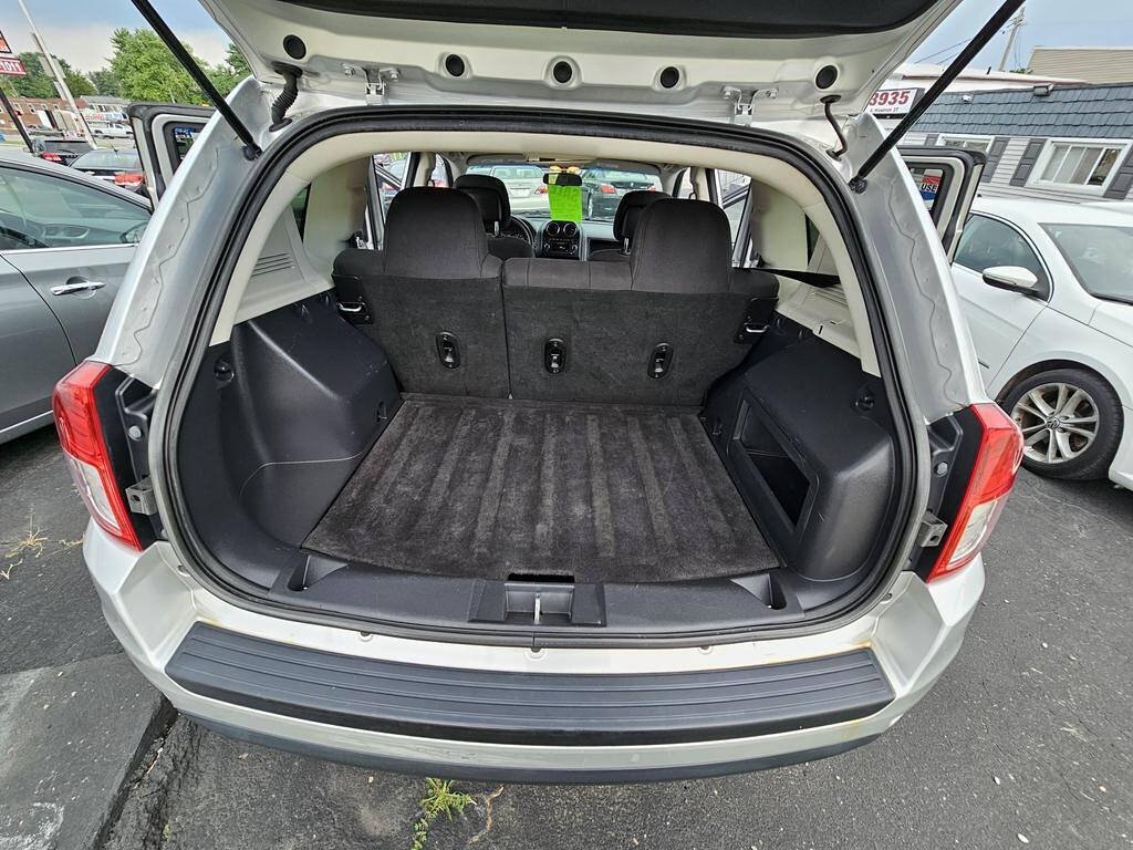 Used 2013 Jeep Compass Sport AWD/4WD image 9