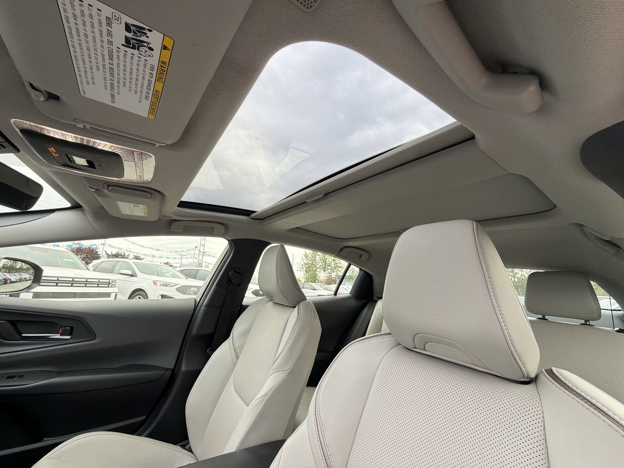 Used 2023 Toyota Prius XLE AWD/4WD image 19