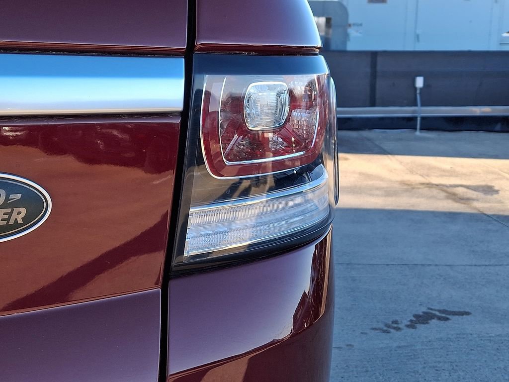 Used 2017 Land Rover Range Rover Sport SE image 12