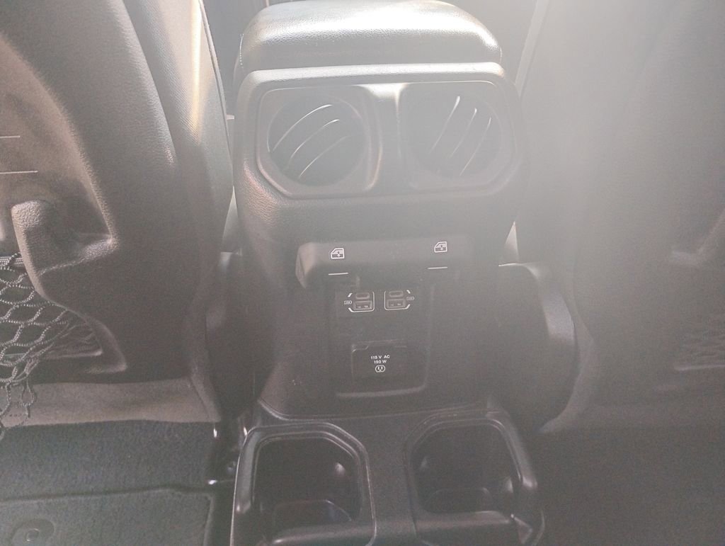 Used 2022 Jeep Wrangler Unlimited Rubicon w/ Cold Weather Group image 20