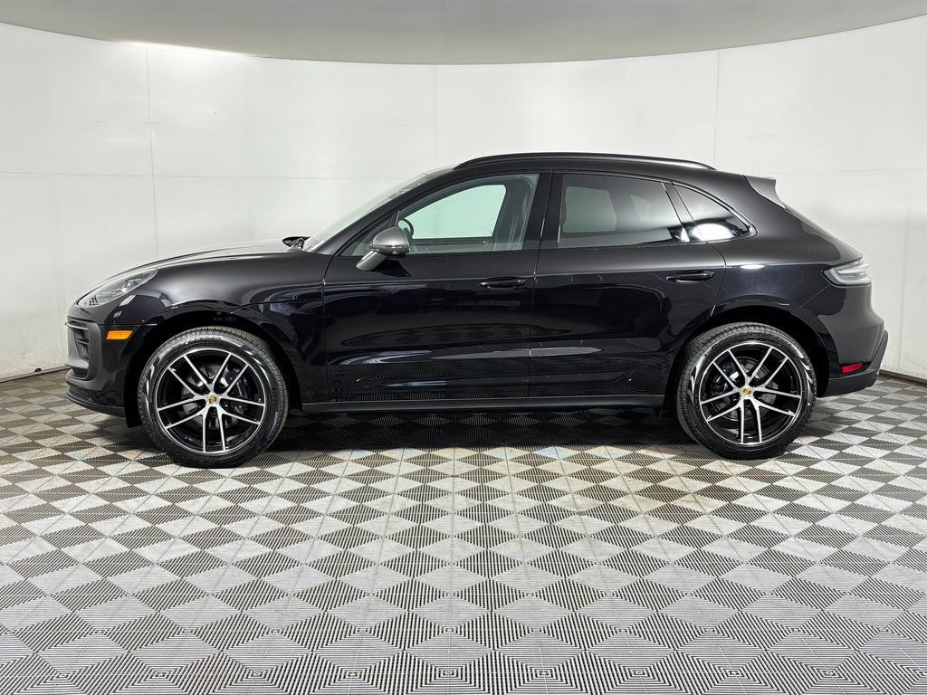Used 2026 Porsche Macan Turbo AWD/4WD image 2