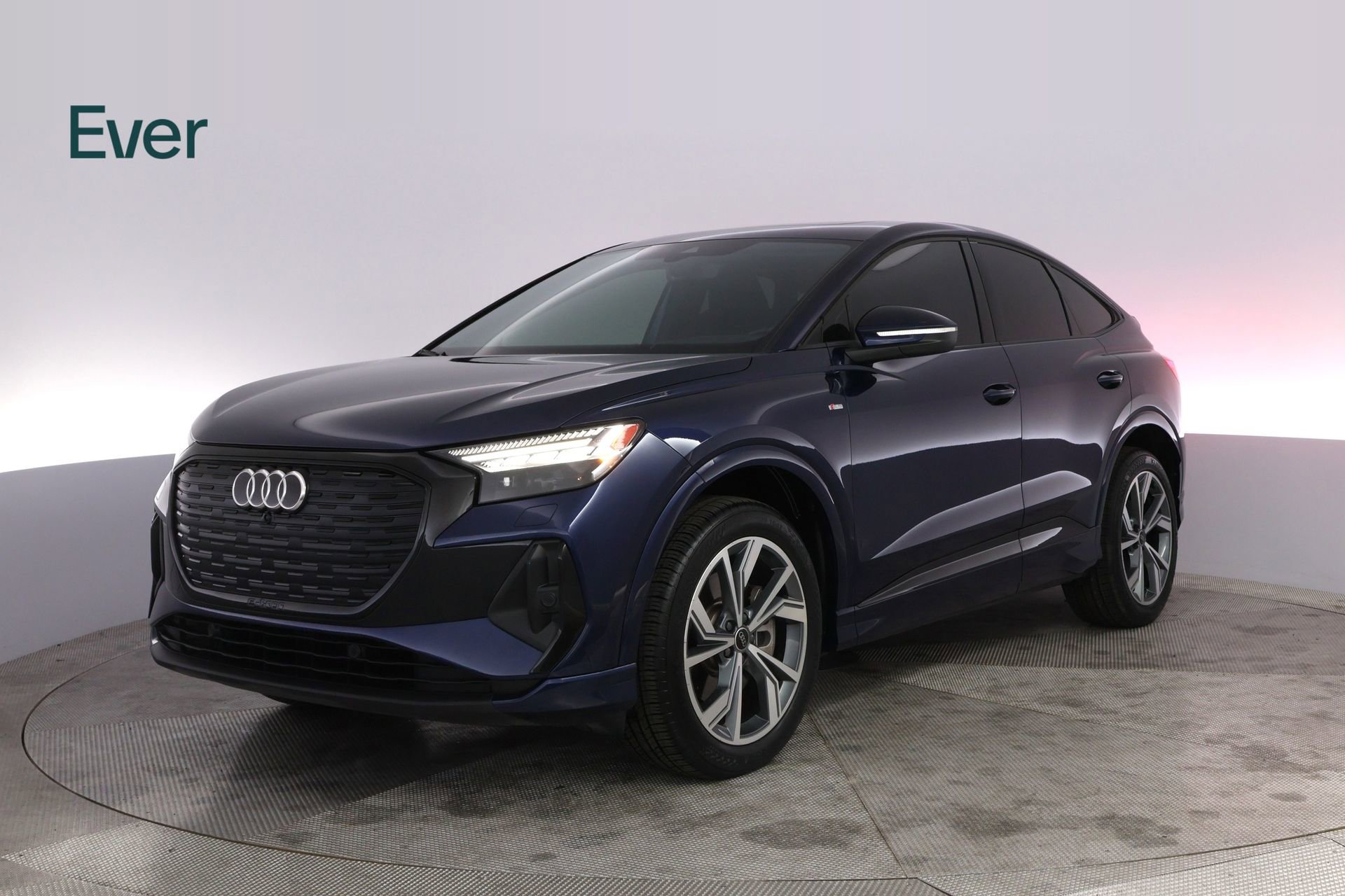 Used 2024 Audi Q4 e-tron Prestige image 2