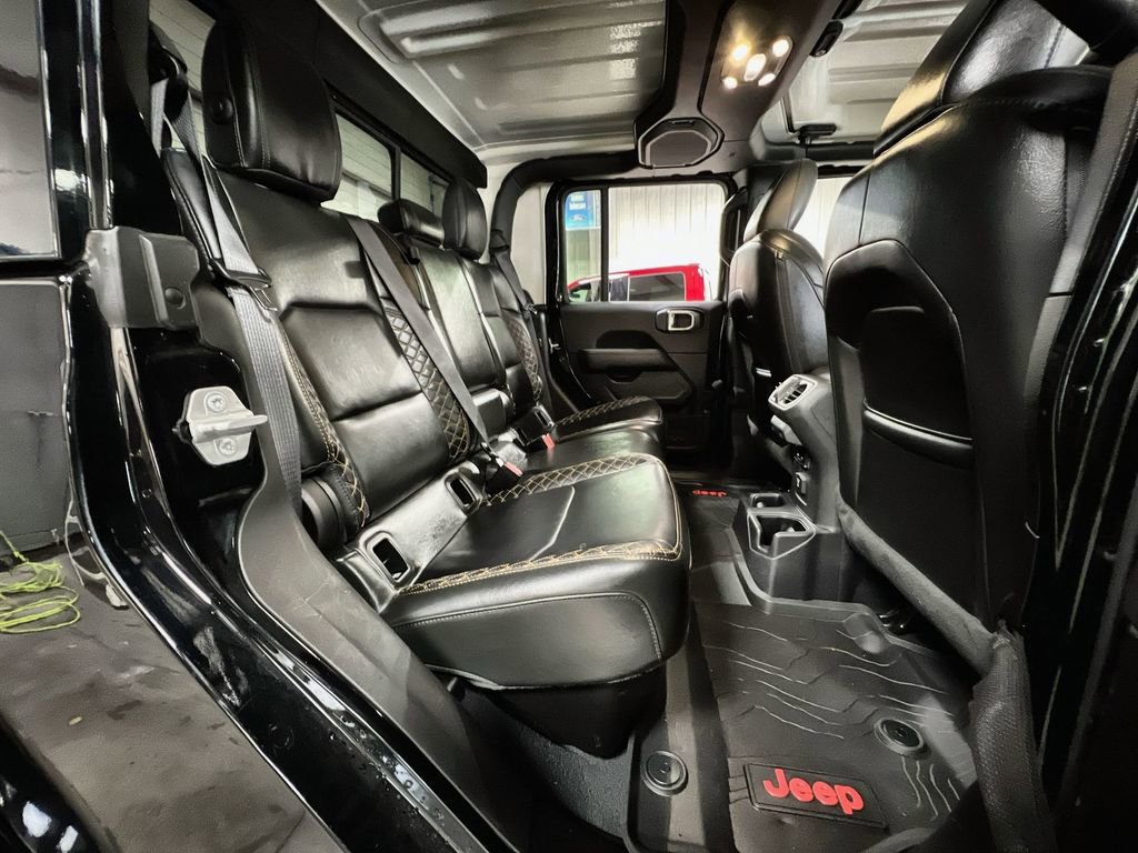 Used 2022 Jeep Gladiator Overland image 24