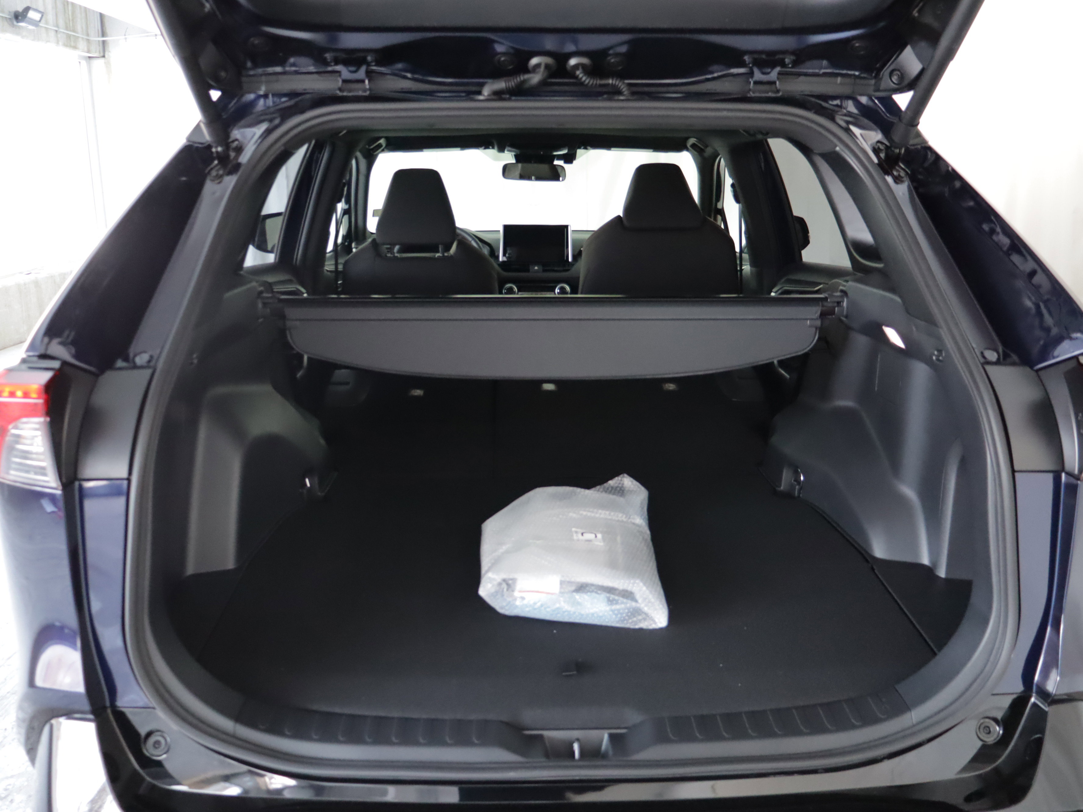 Used 2025 Toyota RAV4 SE image 22