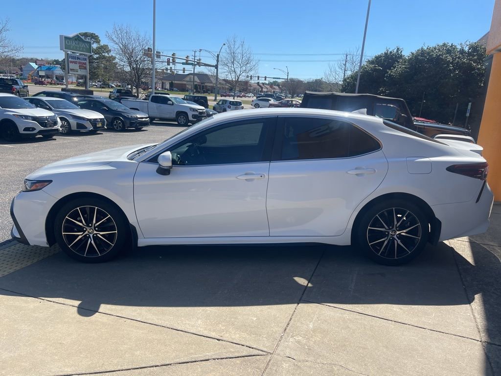 Used 2023 Toyota Camry SE FWD image 8