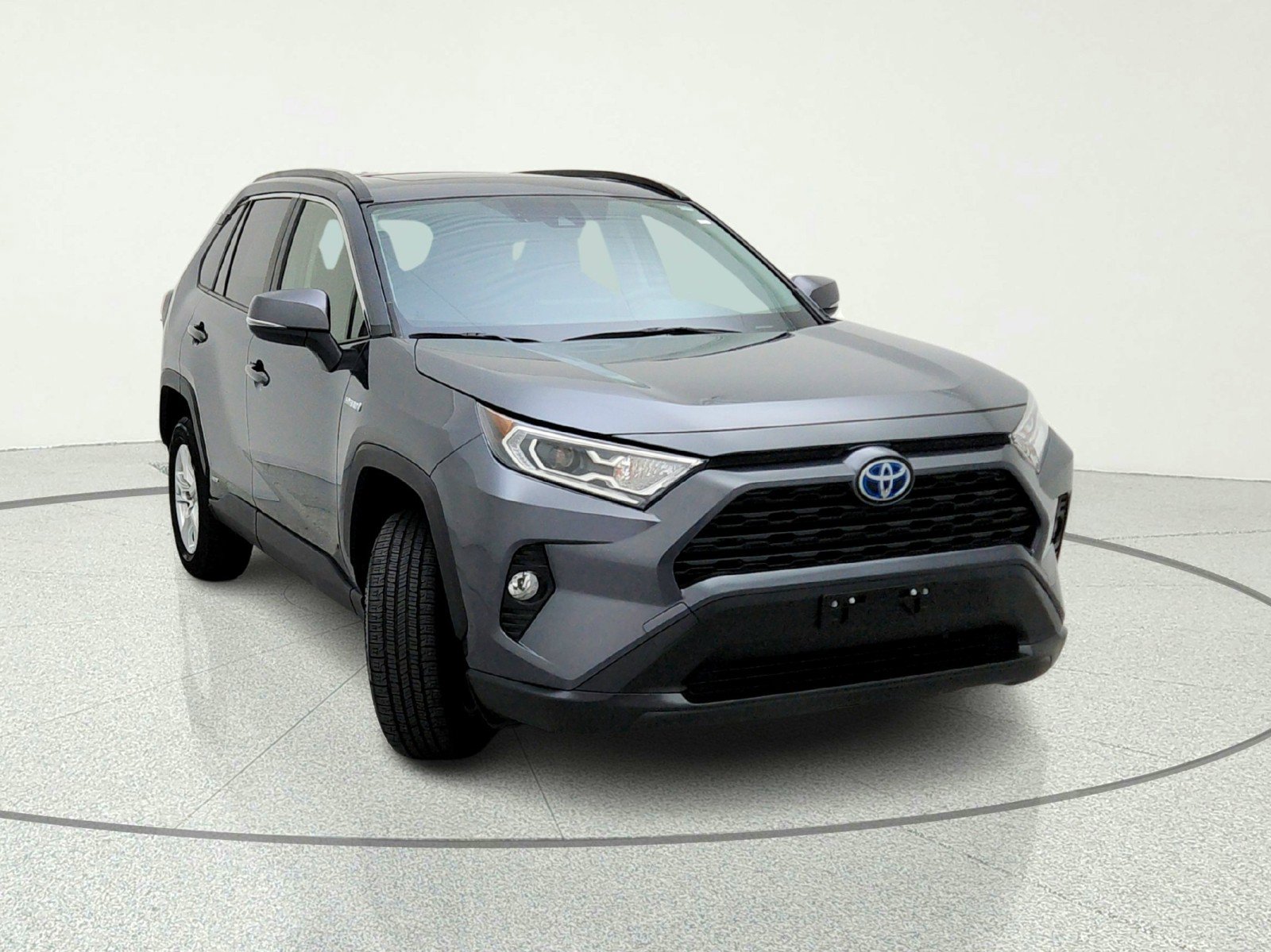 Used 2019 Toyota RAV4 XLE w/ Convenience Package AWD/4WD image 4