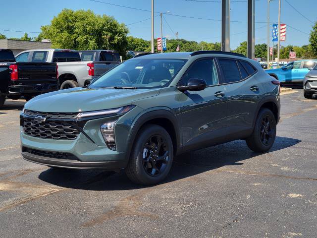 New 2026 Chevrolet Trax LT w/ Midnight Edition FWD image 4