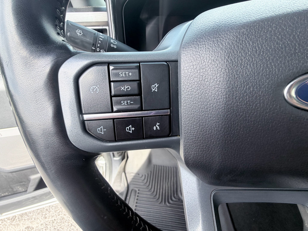Used 2024 Ford F250 Lariat w/ Black Appearance Package AWD/4WD image 15