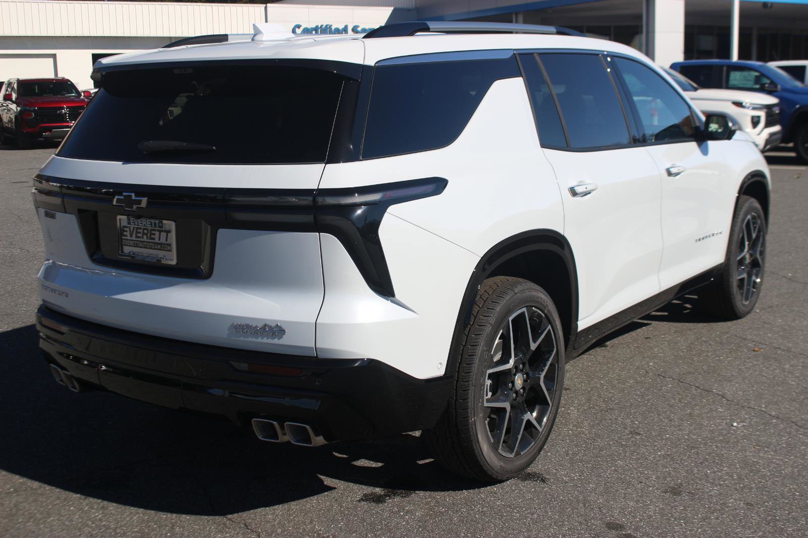 New 2026 Chevrolet Traverse High Country w/ LPO, Floor Liner Package image 7