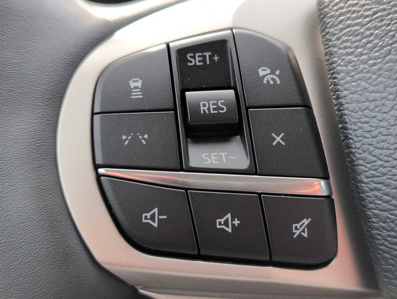 New 2025 Ford Explorer Active w/ Active Comfort Package image 23