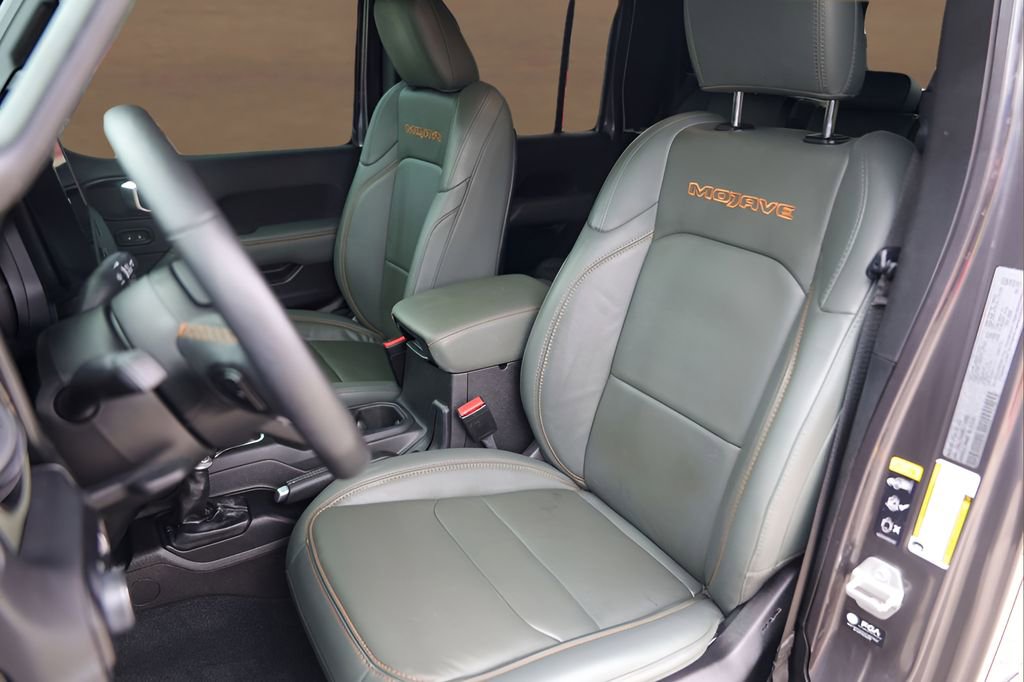 Used 2024 Jeep Gladiator Mojave AWD/4WD image 7