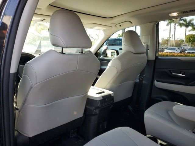 Used 2024 Toyota Grand Highlander XLE image 9