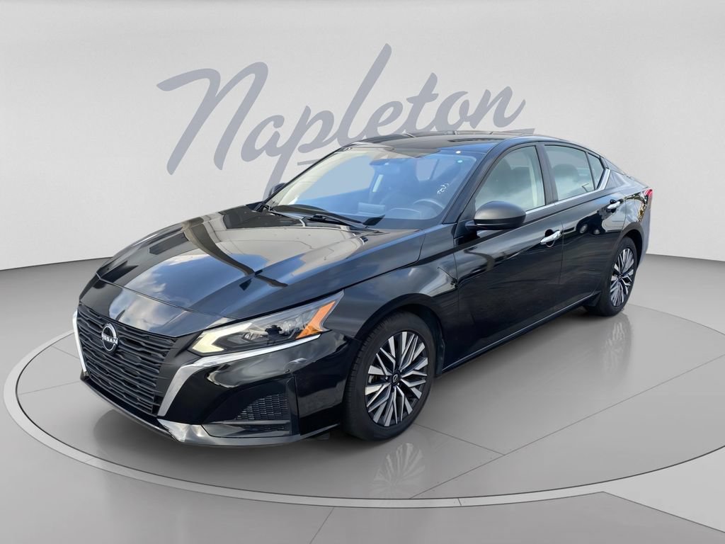 Used 2024 Nissan Altima 2.5 SV
