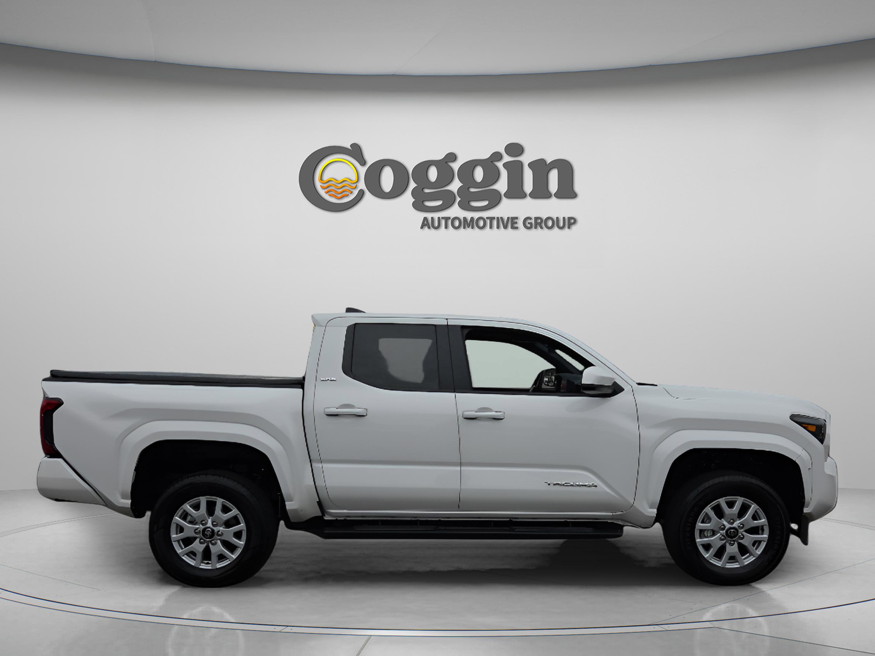 Used 2024 Toyota Tacoma SR5 image 5