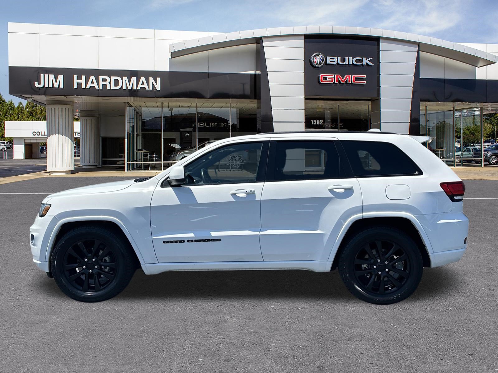 Used 2018 Jeep Grand Cherokee Altitude RWD image 4
