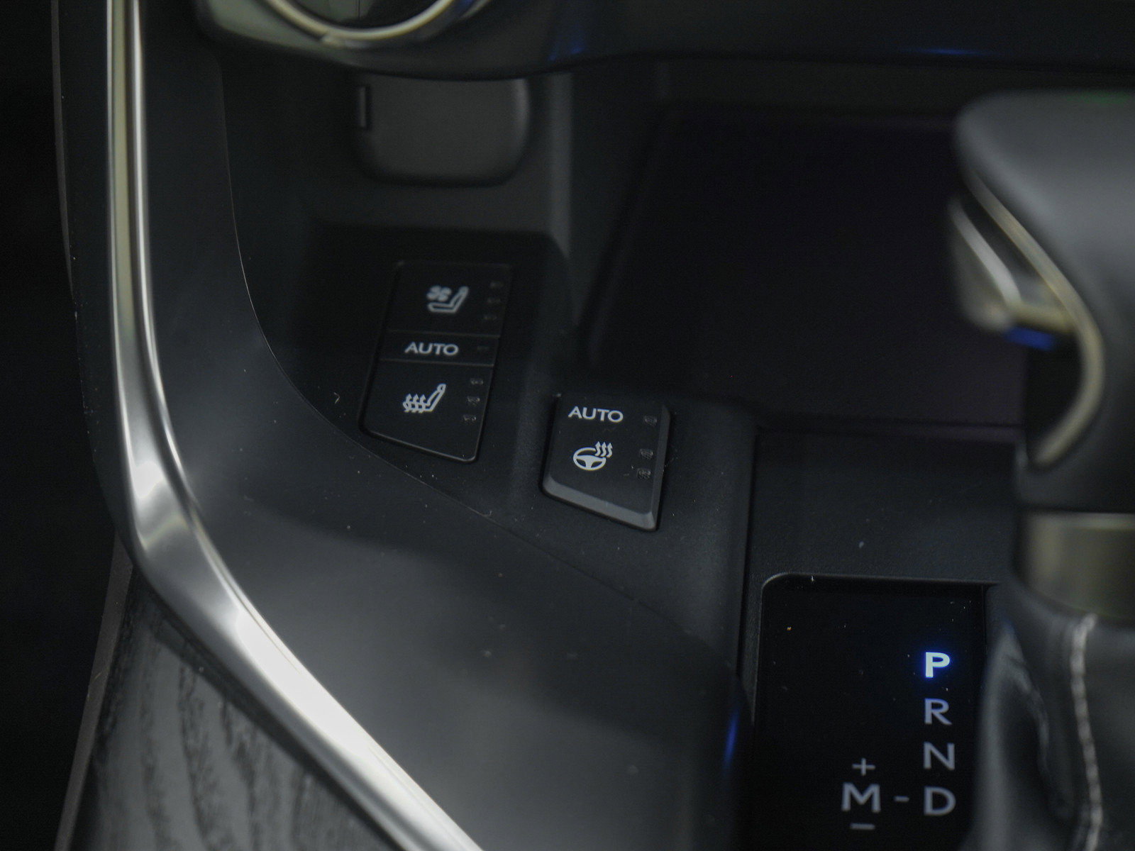 Used 2025 Lexus LX 600 4WD w/ Accessory Package (2T) image 21