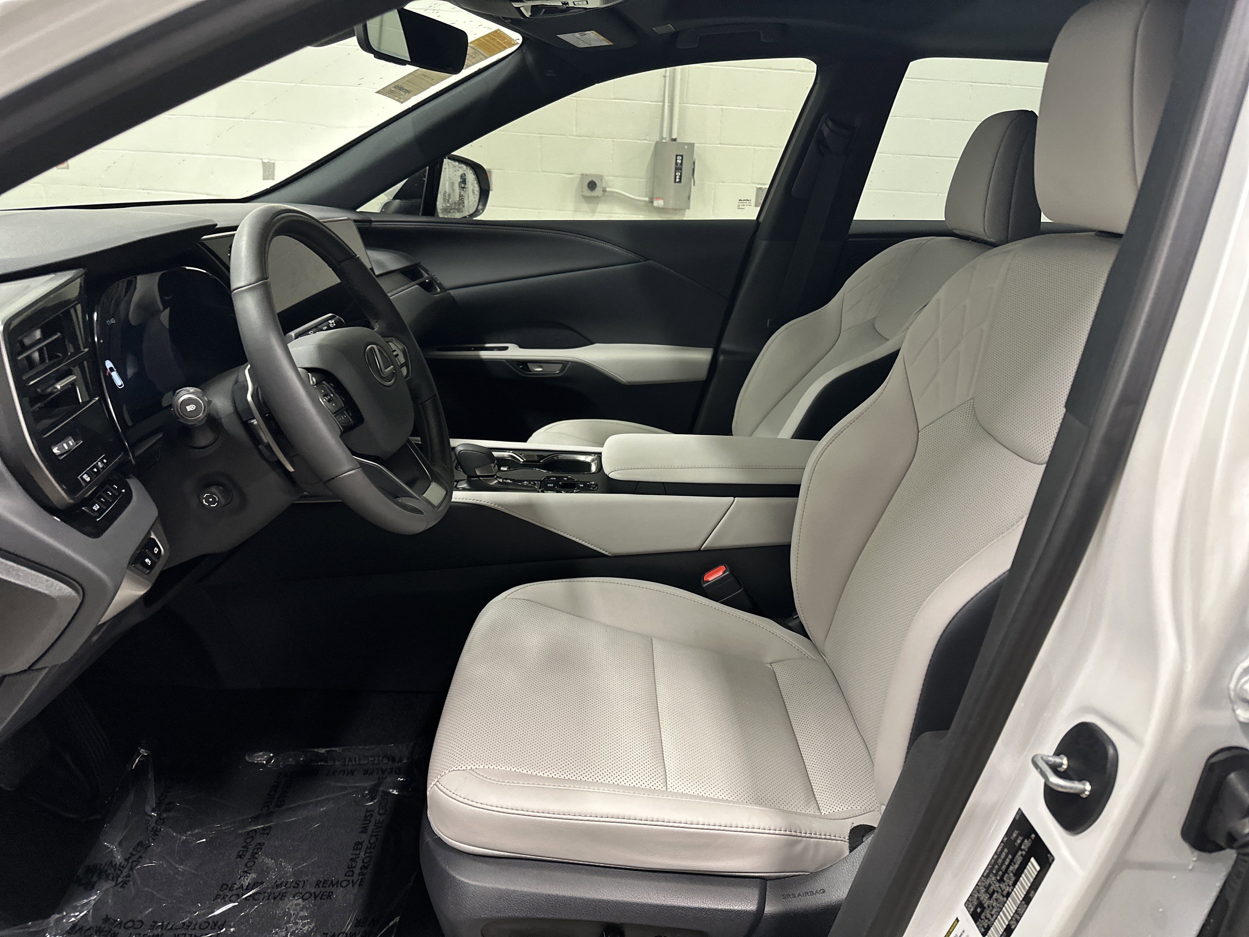 Used 2025 Lexus RX 350 Premium w/ Accessory Package image 16