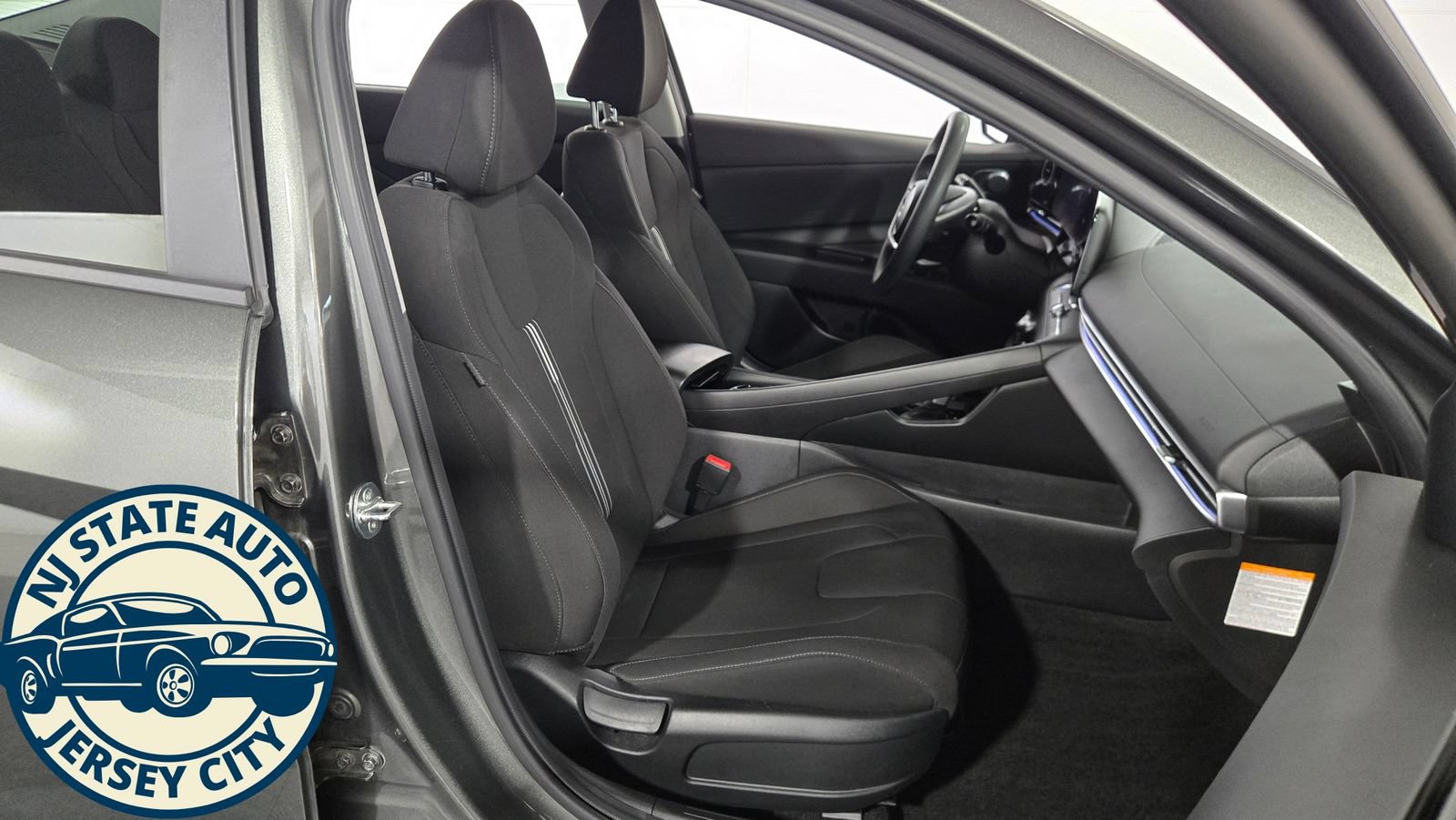Used 2024 Hyundai Elantra Blue FWD image 36