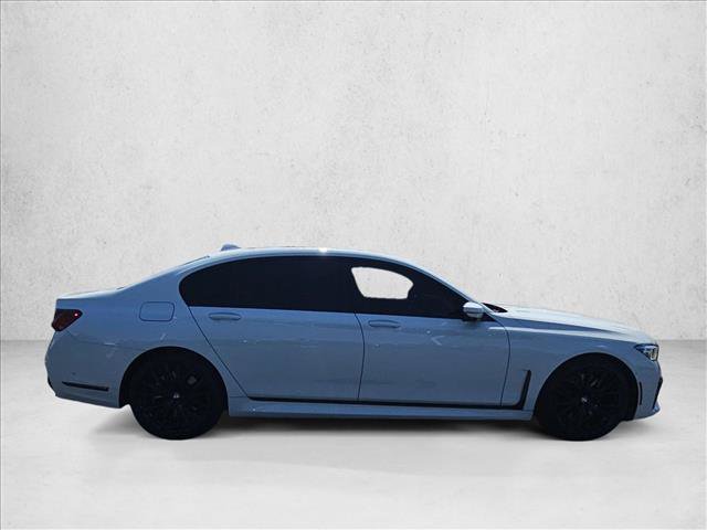 Used 2022 BMW 740i w/ M Sport Package RWD image 4
