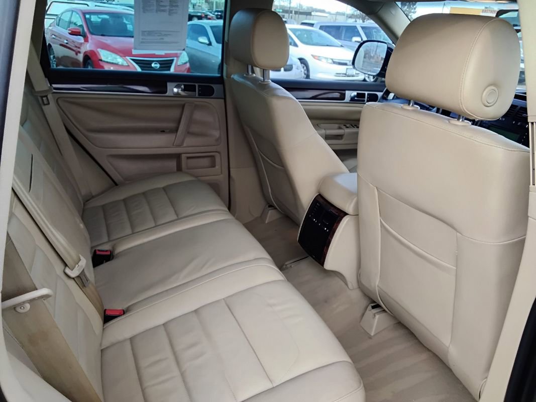 Used 2008 Volkswagen Touareg VR6 image 18