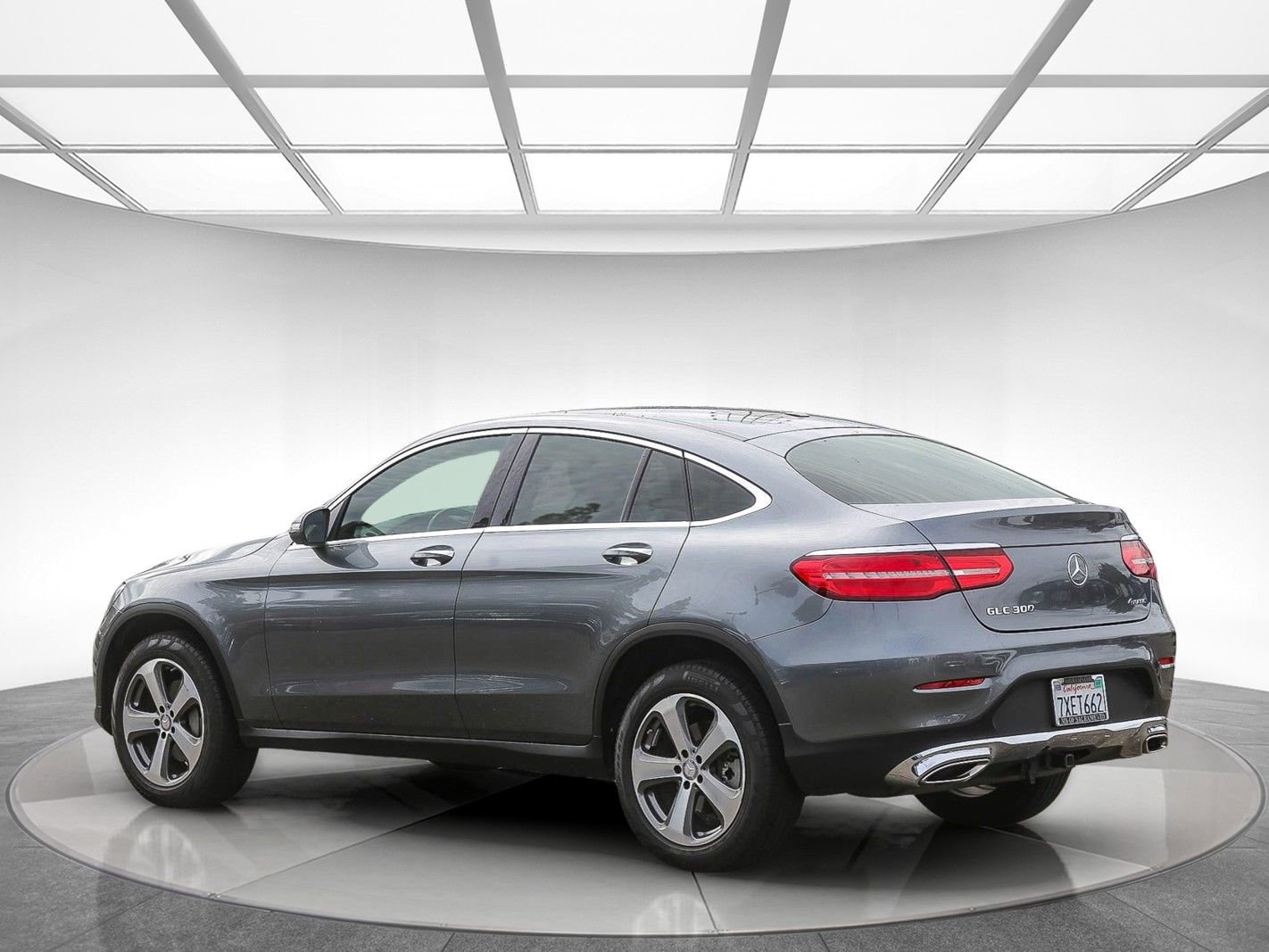 Used 2017 Mercedes-Benz GLC 300 4MATIC Coupe image 2