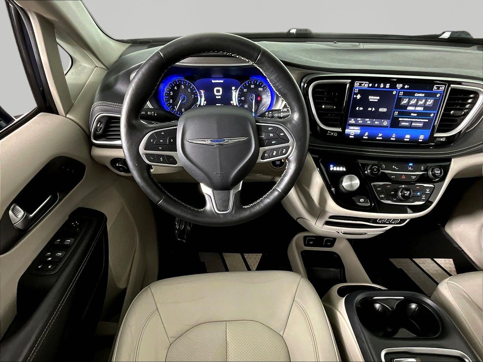 Used 2021 Chrysler Pacifica Touring-L FWD image 8
