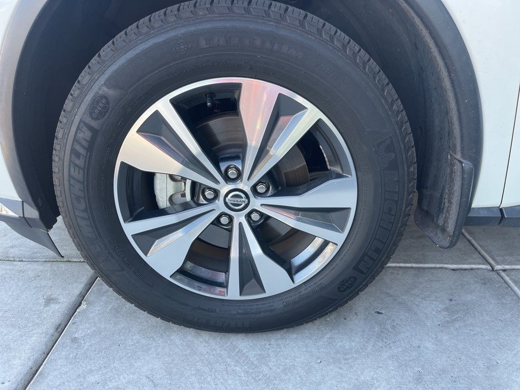 Used 2020 Nissan Murano SV w/ Premium Package image 16