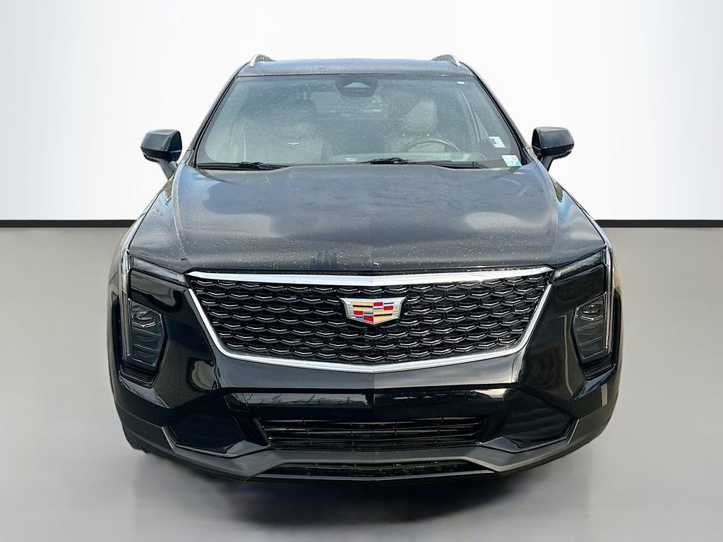 Used 2024 Cadillac XT4 Premium Luxury FWD image 2