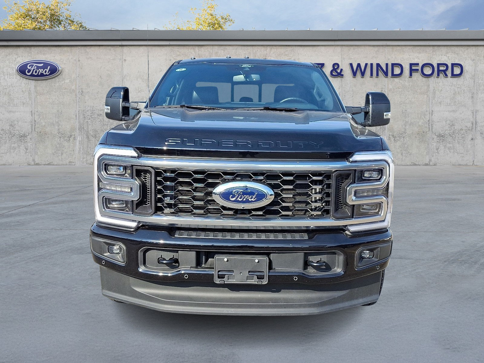 Used 2025 Ford F350 Platinum AWD/4WD image 2