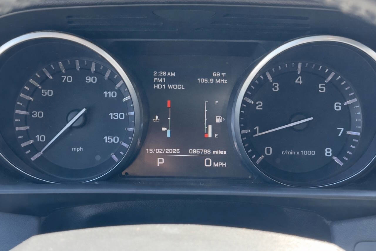 Used 2014 Land Rover Range Rover Sport SE image 17