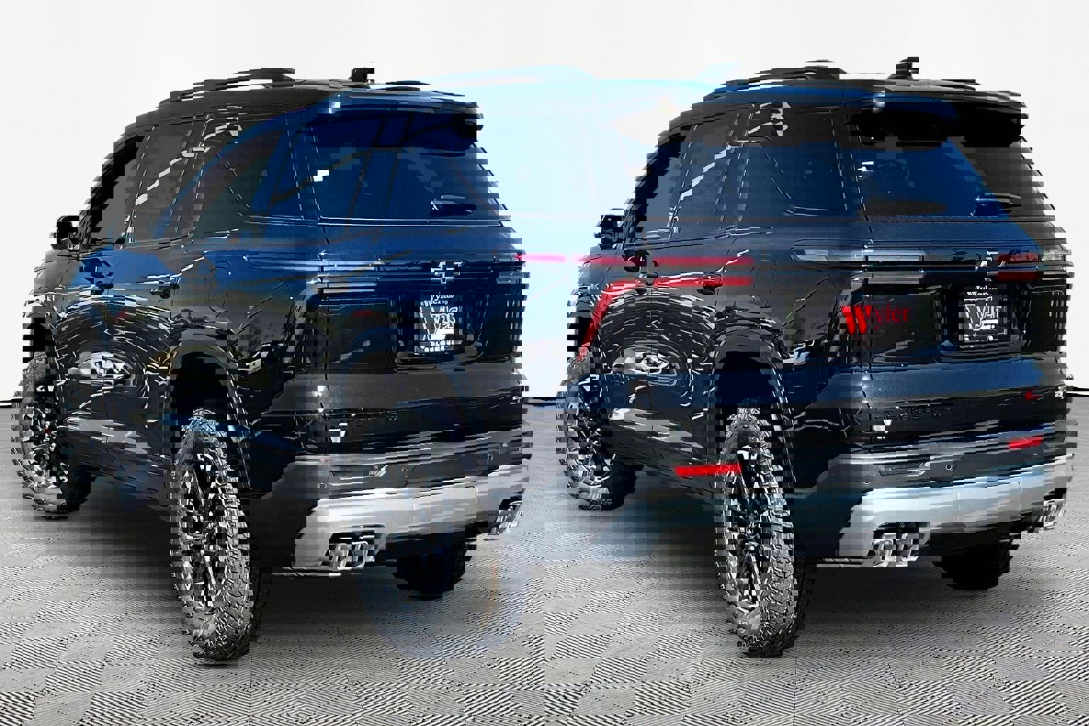 New 2026 Chevrolet Traverse Z71 w/ Driver Confidence Package AWD/4WD image 3