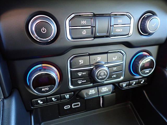 Used 2023 Chevrolet Suburban Premier image 22