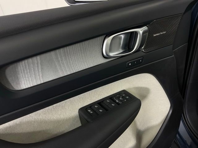 New 2026 Volvo XC40 B5 Ultra w/ Protection Package Premier image 27