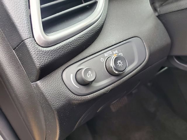 Certified 2022 Chevrolet Trax LT w/ LT Convenience Package image 23