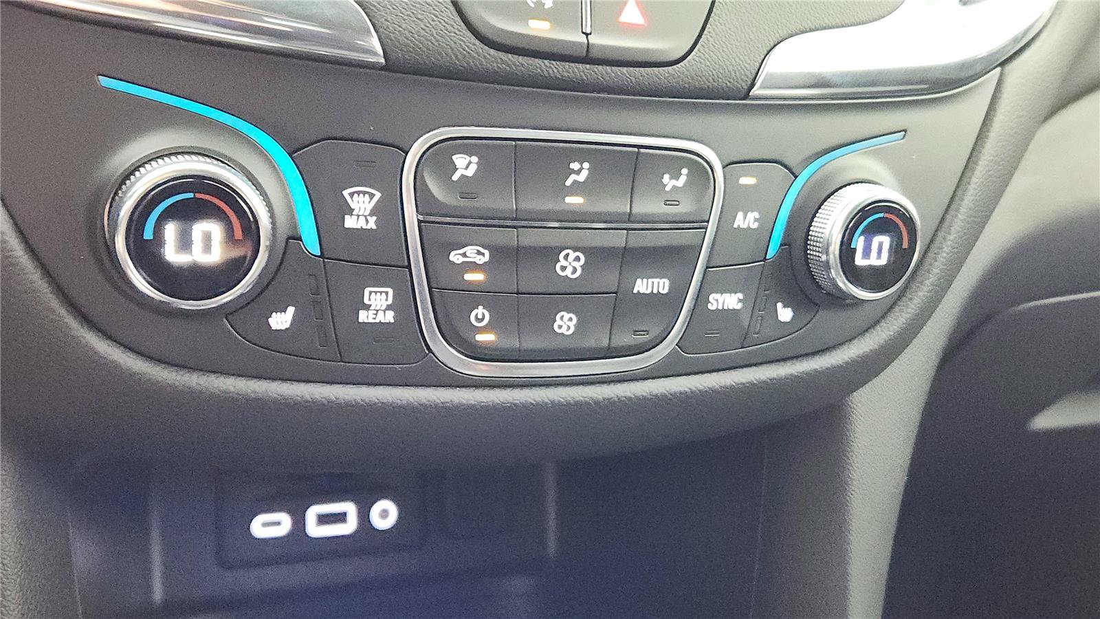 Used 2024 Chevrolet Equinox LT AWD/4WD image 24