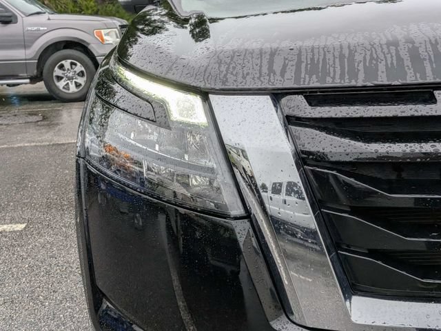 Used 2024 Nissan Pathfinder SV FWD image 9