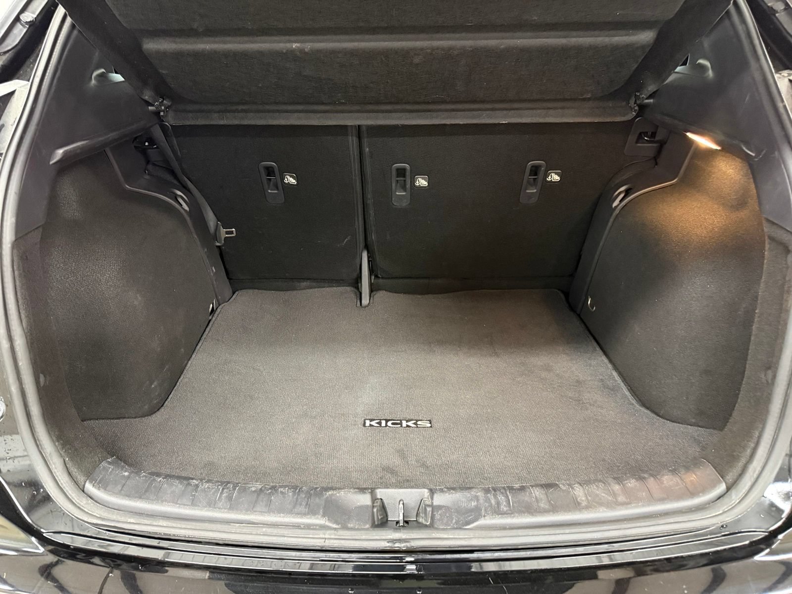 Used 2024 Nissan Kicks SR w/ SR Premium Package FWD image 9