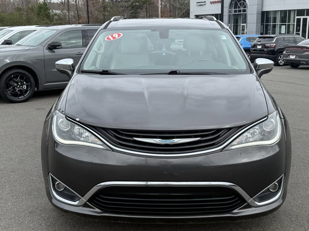 Used 2018 Chrysler Pacifica Limited image 9