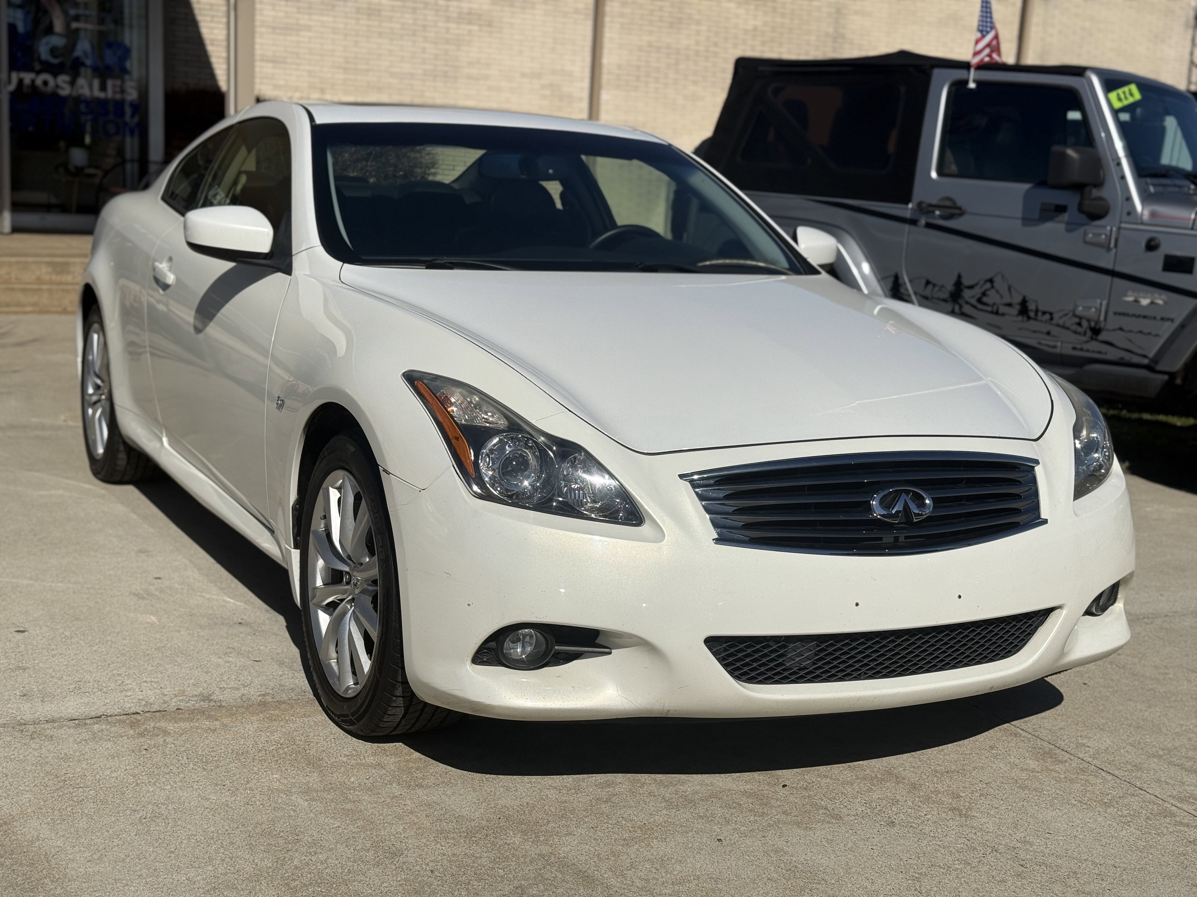 Used 2014 INFINITI Q60 AWD Coupe w/ Premium Package image 3