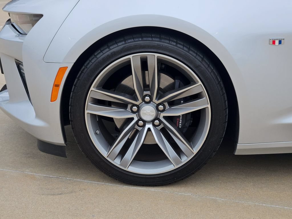 Used 2018 Chevrolet Camaro SS RWD image 15
