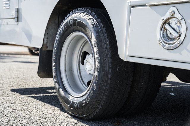 Used 2009 Chevrolet Express 3500 image 18