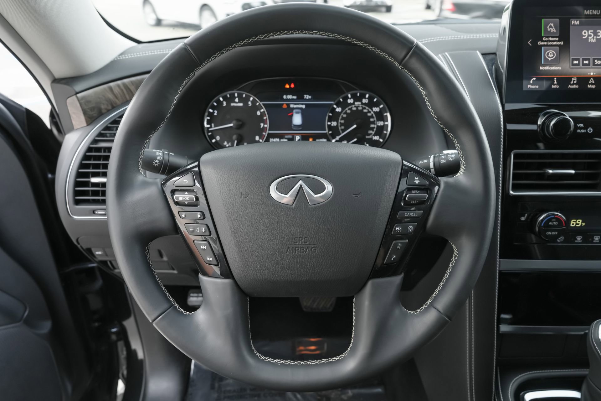 Certified 2024 INFINITI QX80 Premium Select w/ Cargo Package image 9