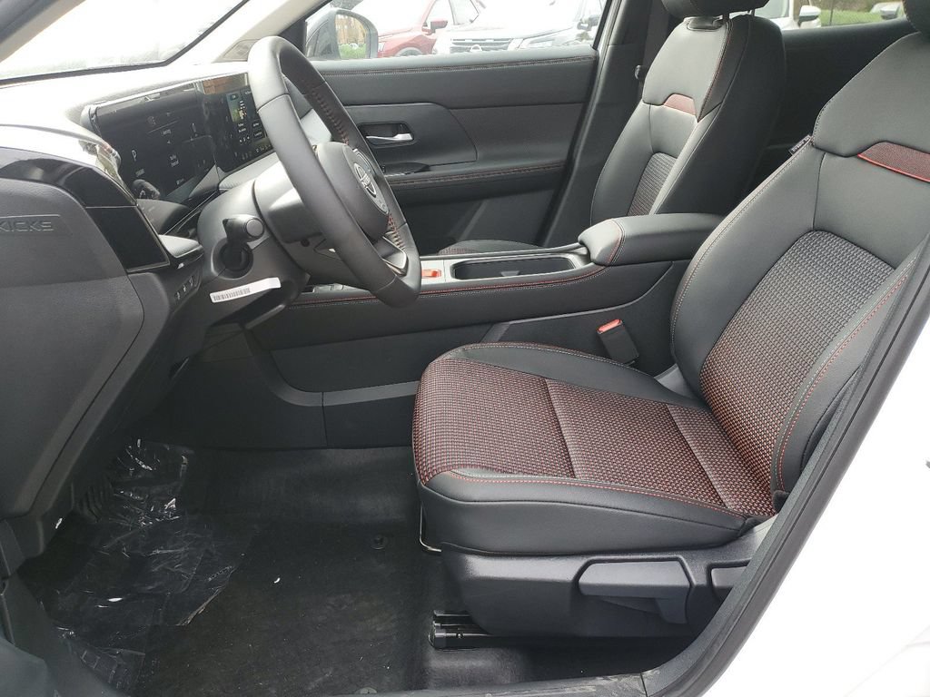 New 2026 Nissan Kicks SR w/ SR Premium Package FWD image 16