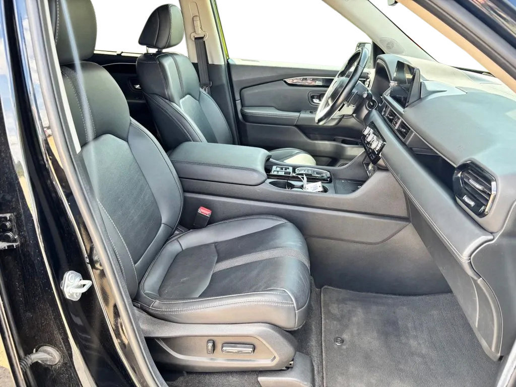 Used 2025 Honda Pilot EX-L image 30
