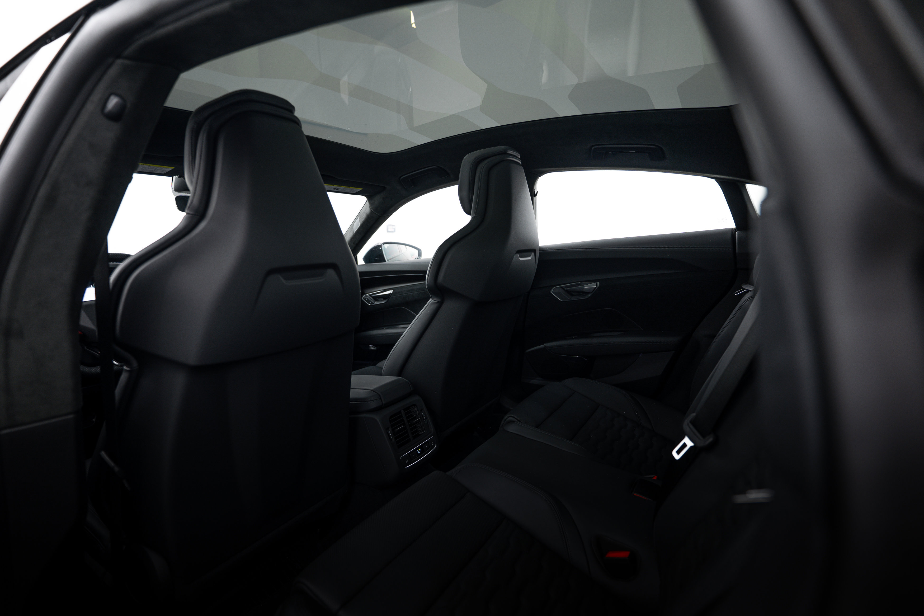 New 2025 Audi RS e-tron GT performance AWD/4WD image 19