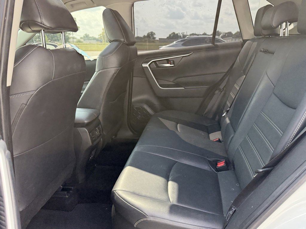 Used 2022 Toyota RAV4 XLE Premium image 14
